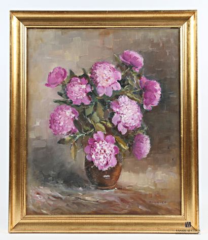 null MOYNIER Fernand (XXème siècle)
Bouquet de pivoines
Huile sur toile
Signée en...