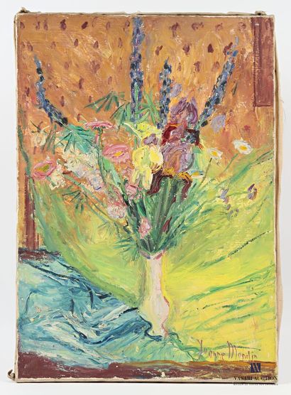 null MONDIN Yvonne (1898-1967)
Nature morte au bouquet de fleurs
Huile sur toile
Signée...