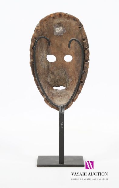 null COTE D'IVOIRE, DAN
Masque de course en bois représentant un visage aux yeux...