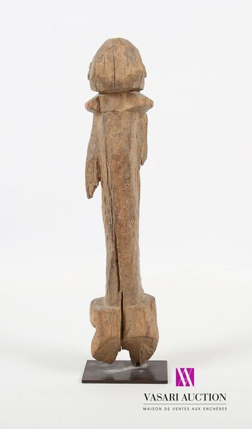 null MALI, DOGON
Statue en bois sculpté figurant une figure antropomorphe
Haut. :...
