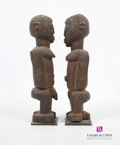 null BURKINA FASO, LOBI
Paire de statuettes en bois représentant un couple.
Haut....