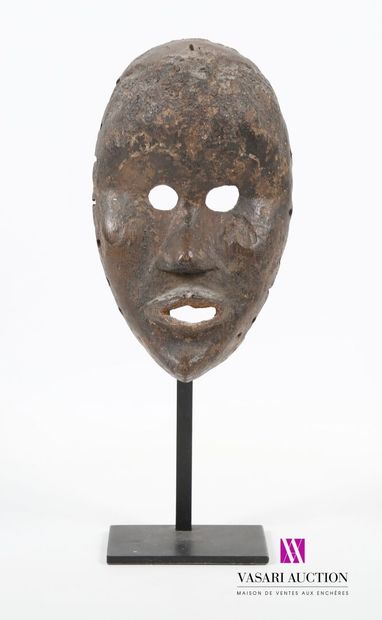 null COTE D'IVOIRE, DAN
Masque de course en bois représentant un visage aux yeux...