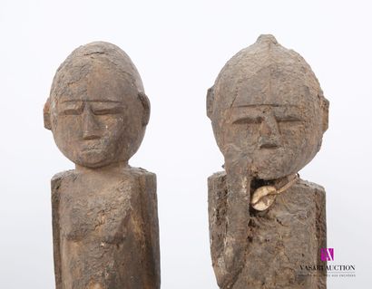 null BURKINA FASO, LOBI
Couple de statues en bois représentant deux personnages debout...
