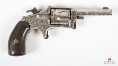 null Revolver Pionner calibre .32, percuteur modifié pour le tir de munitions à percussion...