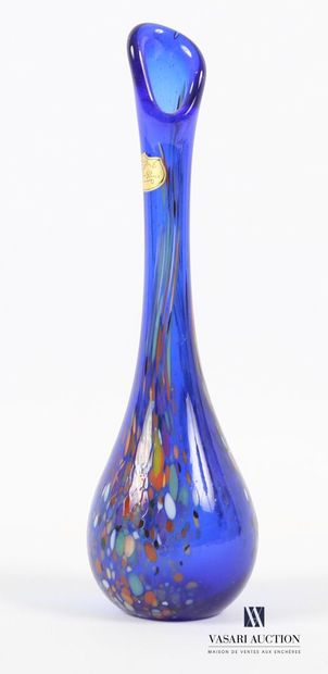 null Vase soliflore en verre teinté bleu à décor de taches colorés dans la masse
Étiquette...