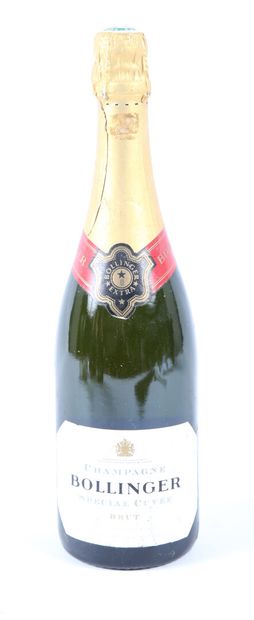 null 1 bouteille	Champagne BOLLINGER Spécial Cuvée Brut		
	Et. tachée. N : 1 cm.