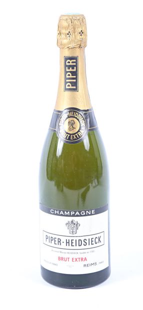 null 1 bouteille	Champagne PIPER-HEIDSIECK Brut Extra		
	Et. un peu tachée. N : 2...