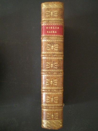 null Biblia Sacra. Vulgate editionis.

Paris, Vitré, 1662, relié plein veau."