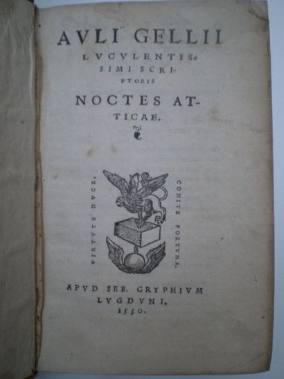 null AULU-GELLE. Noctes atticae.

Lyon, Gryphe, 1550, relié plein veau usagé. 53...