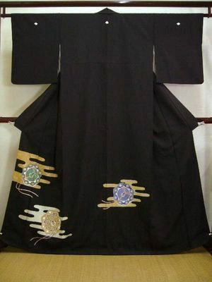 null Kimono féminin de type Kuro Tomesode en soie noire, doublé, à motif de miroirs...