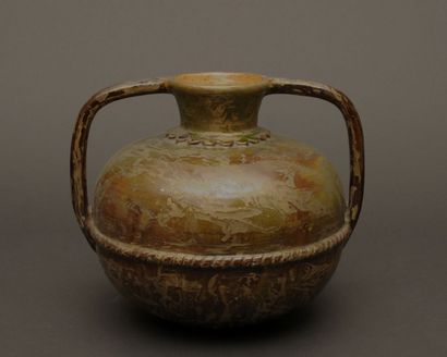 null BAVENT - Calvados

Vase de forme ovoïde en terre cuite vernissée avec rehauts...
