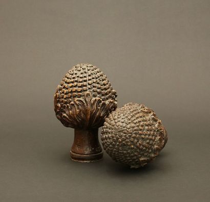 null Paire de bois sculptés en forme de pin

Fin du XVIIIème - XIXème siècle

Haut....