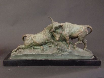 null CLESINGER Auguste (1815-1883)

Combat de taureaux romains

Bronze à patine verte...