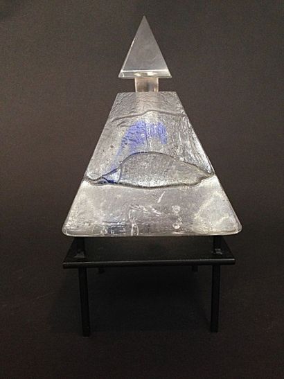 null MORIN Frédéric (né en 1958)

Zenobia

Sculpture en verre sur socle en métal...