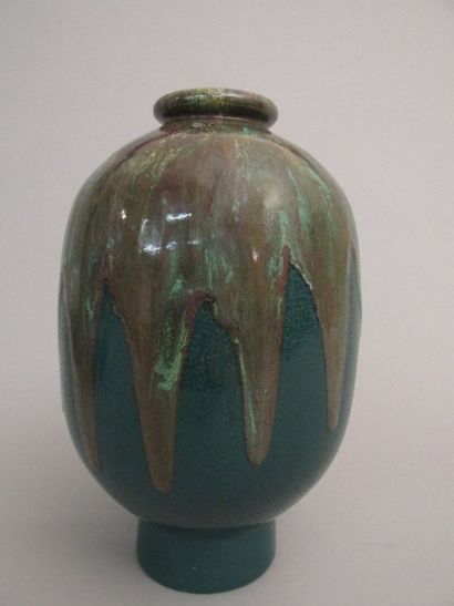 null C.A.B. (Céramique d’Art de Bordeaux)

PRIMAVERA

Paire de vases à panse ovoïde...
