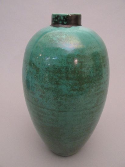 null C.A.B. (Céramique d’Art de Bordeaux)

PRIMAVERA

Vase de forme ovoïde en terre...