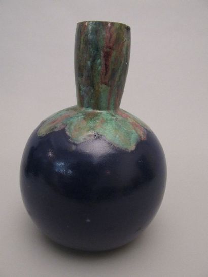 null C.A.B. (Céramique d’Art de Bordeaux)

PRIMAVERA

Vase à panse sphérique et long...