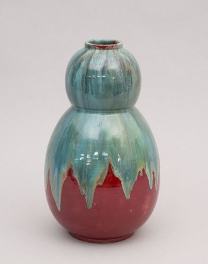null C.A.B. (Céramique d’Art de Bordeaux)

Vase à double bulbes en terre cuite vernissée...