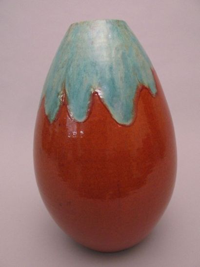 null C.A.B. (Céramique d'Art de Bordeaux) - PRIMAVERA

Vase de forme ovoïde en terre...