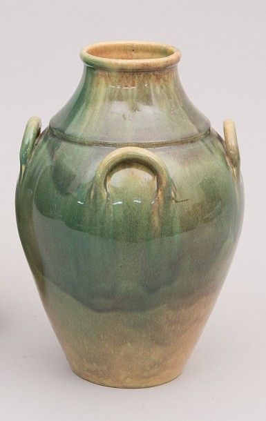 null C.A.B. (Céramique d’Art de Bordeaux)

Vase de forme balustre orné de quatre...