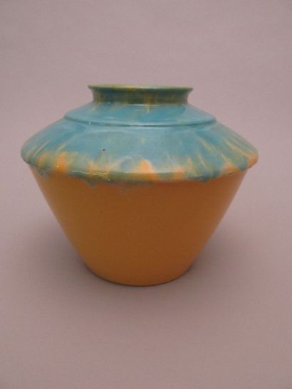 null C.A.B. (Céramique d’Art de Bordeaux)

PRIMAVERA

Vase de forme conique en terre...
