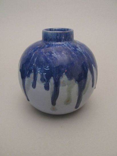 null C.A.B. (Céramique d'Art de Bordeaux) - PRIMAVERA

Vase de forme sphérique en...