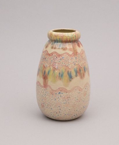 null C.A.B. (Céramique d’Art de Bordeaux)

Vase de forme ovoïde en terre cuite vernissée

à...