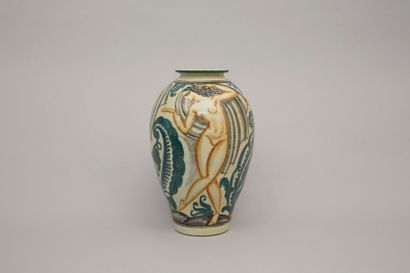 null René BUTHAUD (1886-1986)

Vase à triple décor de danseurs 

Forme ovoïde, embouchure...