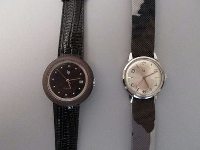 null Lot compsé de deux montres:

- LIP

Modèle Gallaxy R.Meyer Design, mouvement...