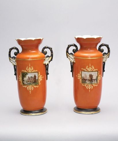 null BURSLEM - Angleterre

Paire de vases de forme balustre à fond

orange, la panse...