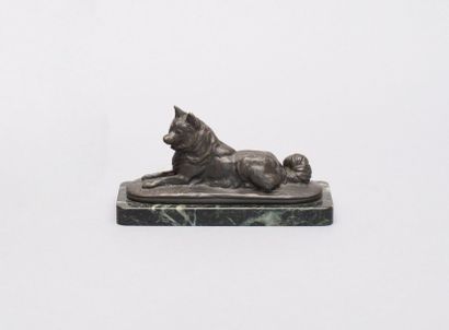 null FREMIET Emmanuel (1824-1910)

Chien couché

Bronze à patine brune, sur un socle...