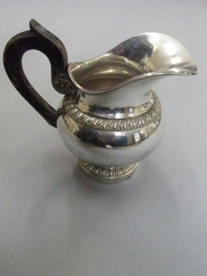 null Pot à lait en argent (1819-1838) de forme

balustre posant sur un piédouche...