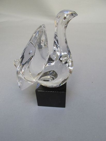 null SEVRES Manufacture de

Sculpture en cristal représentant un cygne

stylisé

Signée...