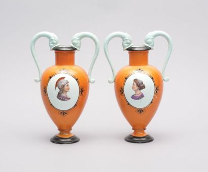 null BORDEAUX (Manufacture de Jules

Vieillard)

Paire de vases de forme balustre,...