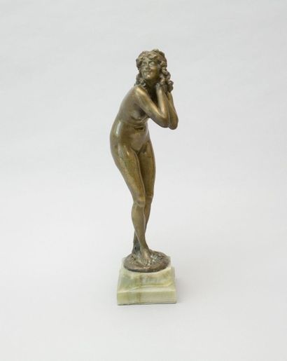 null PHILIPPE Paul (1870-1930)

Bronze à patine médaille représentant une

jeune...