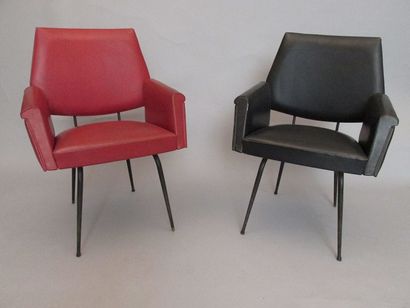 null PAULIN Pierre (1927-2009), dans le goût de

Deux fauteuils en cuir rouge et...