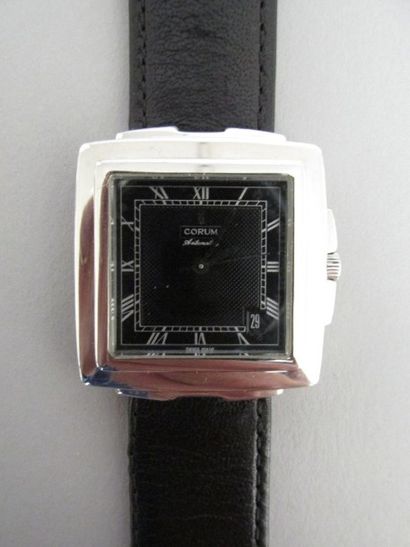 null CORUM (Quadratus Automatique - Black)

vers 2004

Montre carrée design en acier...