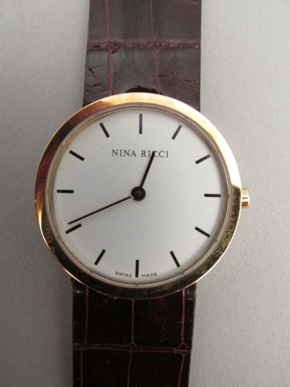 null NINA RICCI (Ronde Lady - Or rose réf. 452)

vers 2002

Montre classique couture...