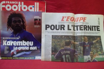 null Journal "L'Equipe" du Lundi 13 Juillet 1998, lendemain de la victoire de la...