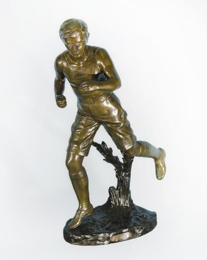 null GARNIER. 

Joueur de Football. 



Sculpture. Epreuve en régule, à patine bronze,...