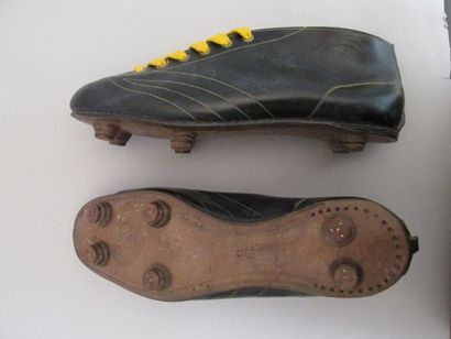 null Paire de chaussures de football ayant appartenue à Jean Swiatek de marque Hungaria,...