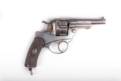 null Revolver réglementaire français, Mle

1874 pour officier bronzage à 80 % - fabrication

S-1879...