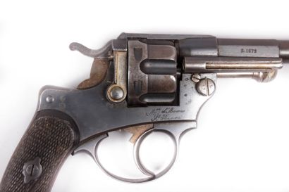 null Revolver réglementaire français, Mle

1874 pour officier bronzage à 80 % - fabrication

S-1879...