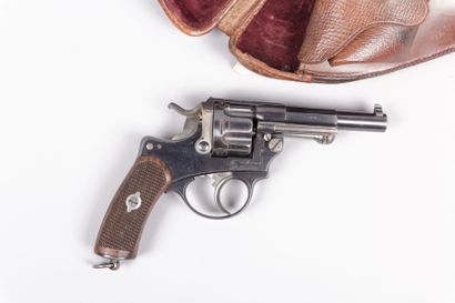null Revolver réglementaire - Mle 1874

fabrication S1878 - avec son étui cuir doublé...