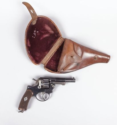 null Revolver réglementaire - Mle 1874

fabrication S1878 - avec son étui cuir doublé...