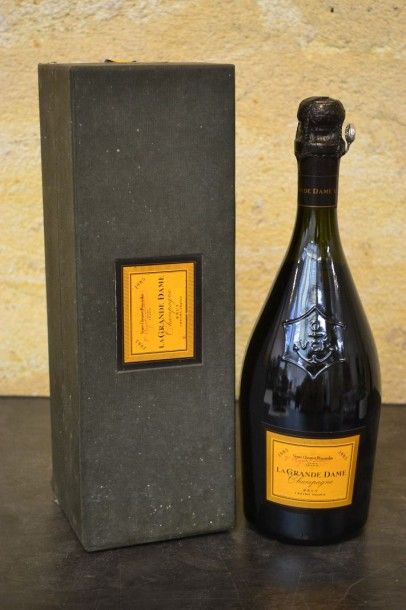 null 1 Blle : Champagne VEUVE CLICQUOT " La Grande Dame " 1985

Et. impeccable. N...