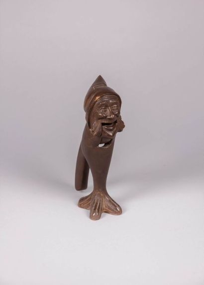 null Casse-noix en bois sculpté figurant un

homme au chapeau.

Début du XXème siècle

Haut....