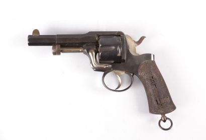 null Revolver Macaire - Cal. 12 mm

N°15845 acier fondu - plaquettes gravées

postérieurement...