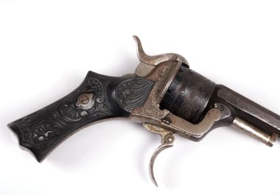 null Revolver à broche Comblain - fabrication

liégeoise - n° 87 - Cal. 7 mm - plaquettes...