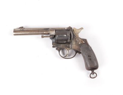 null Revolver pour officier par A. Francotte

à Liège - sept coups - Cal. 32 - sûreté...